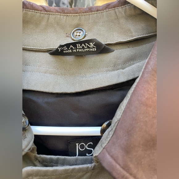 Jos. A. Bank Trenchcoat w/removable Wool Lining - Picture 3 of 7